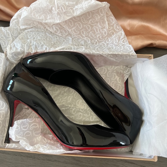 Christian Louboutin Dolly Pump - Picture 2 of 13
